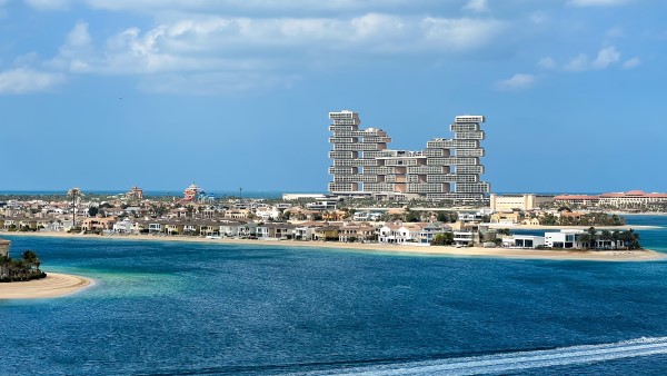 hand-picked-holidays-with-the-travel-division-atlantis-dubai-1